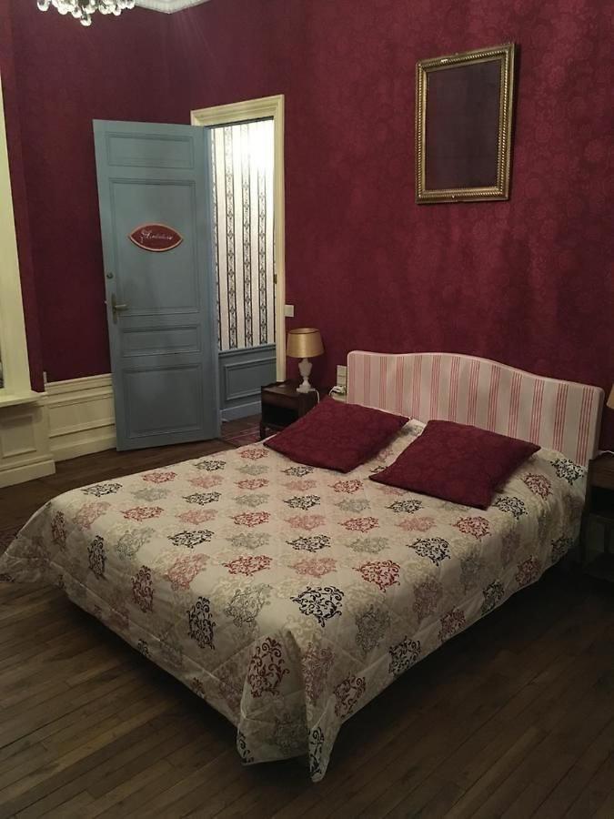 Manoir De La Graviere Bed & Breakfast Mouzon  Ngoại thất bức ảnh
